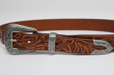 Рельефный кожаный ремень