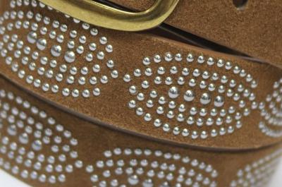 Шипованный кожаный ремень