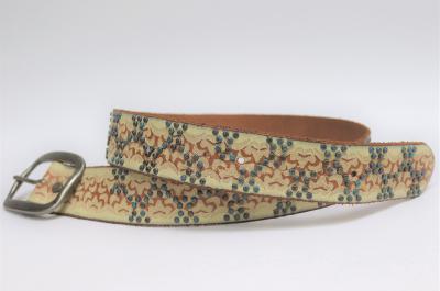 Шипованный кожаный ремень