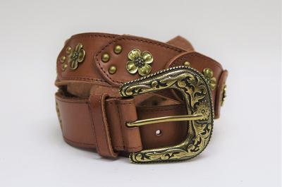 Шипованный кожаный ремень