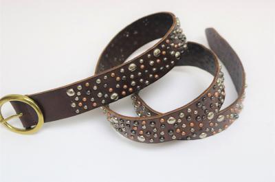 Шипованный кожаный ремень