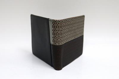 Маленький кожаный кошелек с лазерной гравировкой